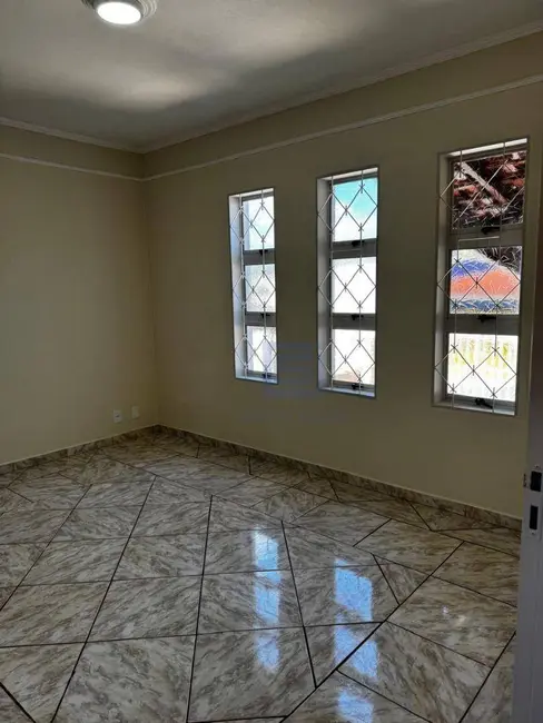 Foto 3 de Casa com 3 quartos à venda, 160m2 em Centro, Socorro - SP