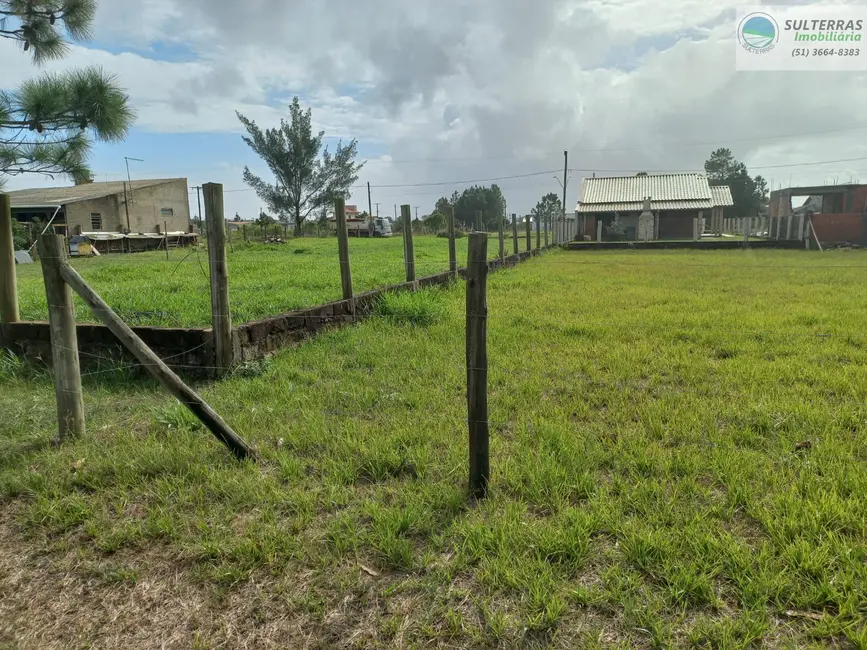 Foto 1 de Terreno / Lote à venda, 360m2 em Torres - RS