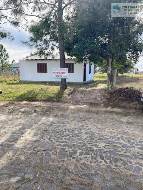 Casa com 2 quartos à venda, 70m2 em Torres - RS - imagem 1 Foto 1 de Casa com 2 quartos à venda, 70m2 em Torres - RS