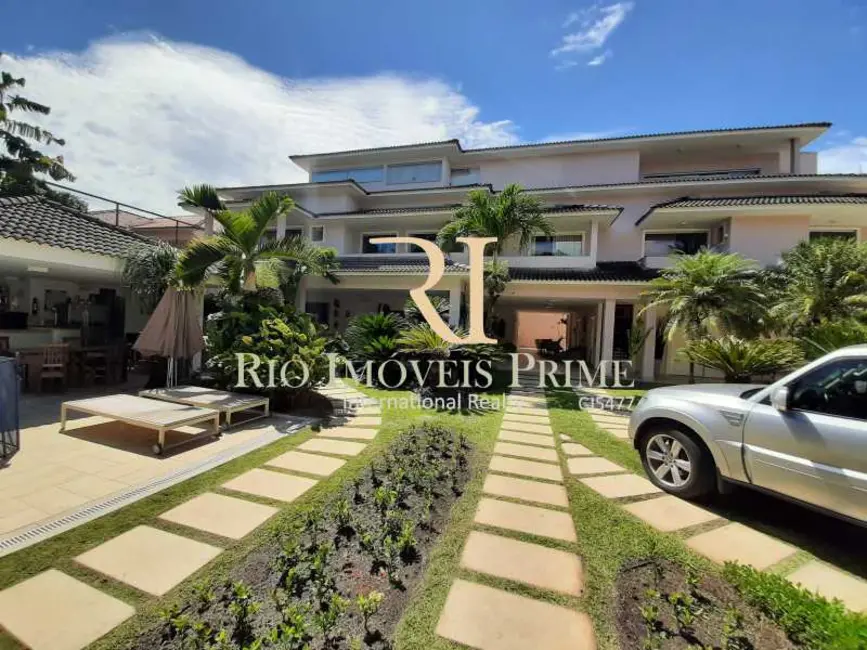 Casa de Condomínio com 6 quartos à venda, 567m2 em Rio De Janeiro - RJ - imagem 1 Foto 1 de Casa de Condomínio com 6 quartos à venda, 567m2 em Rio De Janeiro - RJ