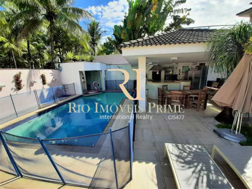 Casa de Condomínio com 6 quartos à venda, 567m2 em Rio De Janeiro - RJ - imagem 4 Foto 4 de Casa de Condomínio com 6 quartos à venda, 567m2 em Rio De Janeiro - RJ