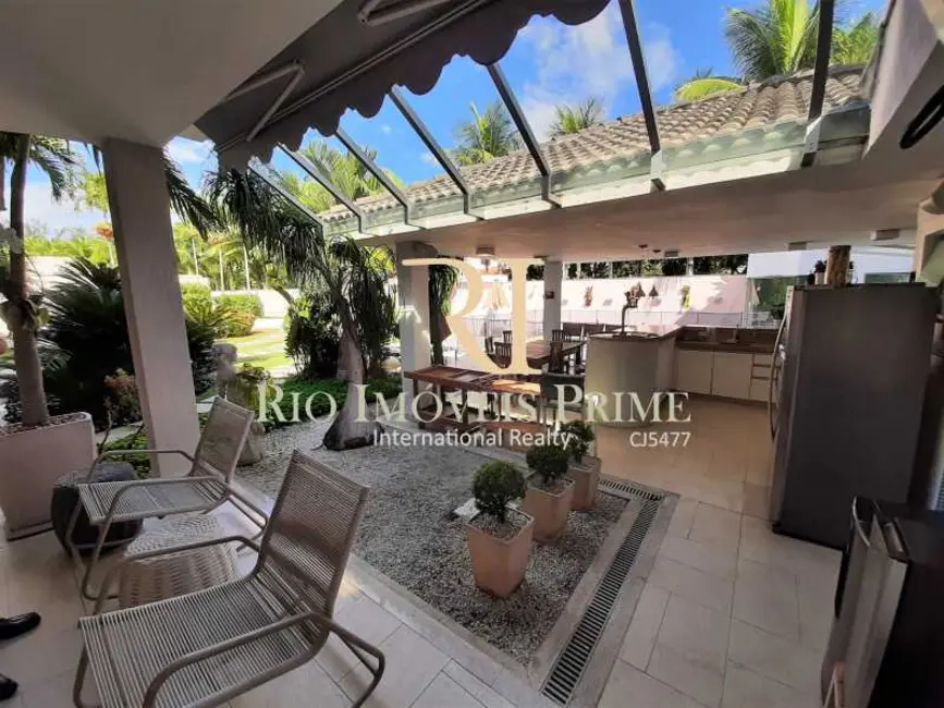 Casa de Condomínio com 6 quartos à venda, 567m2 em Rio De Janeiro - RJ - imagem 2 Foto 2 de Casa de Condomínio com 6 quartos à venda, 567m2 em Rio De Janeiro - RJ