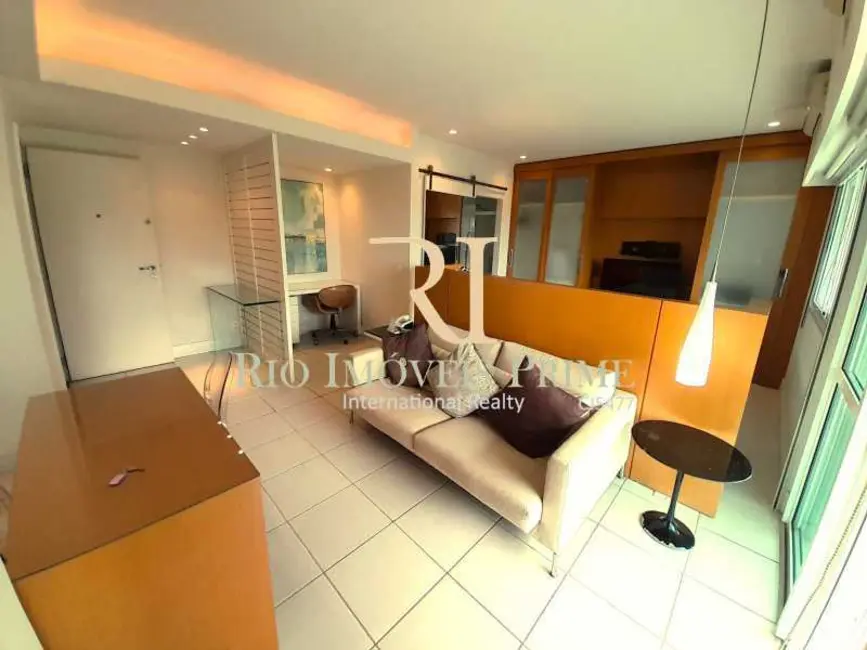 Loft / Flat com 2 quartos à venda, 72m2 em Rio De Janeiro - RJ - imagem 4 Foto 4 de Loft / Flat com 2 quartos à venda, 72m2 em Rio De Janeiro - RJ