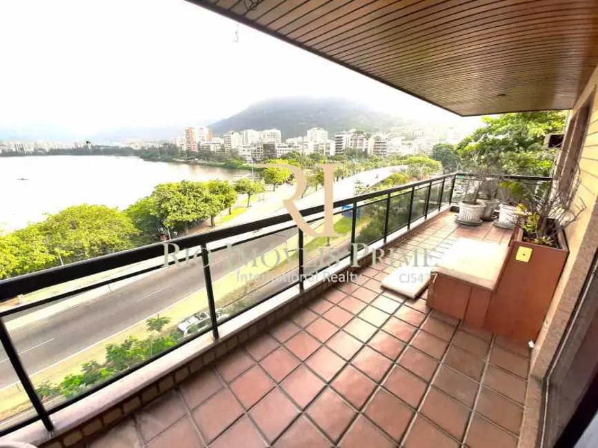 Foto 2 de Apartamento com 4 quartos à venda, 170m2 em Rio De Janeiro - RJ