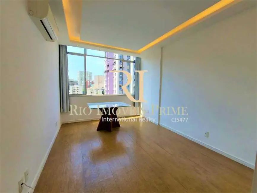 Foto 2 de Apartamento com 1 quarto à venda, 56m2 em Rio De Janeiro - RJ