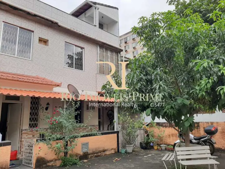 Foto 1 de Casa de Vila com 2 quartos para alugar, 73m2 em Rio De Janeiro - RJ