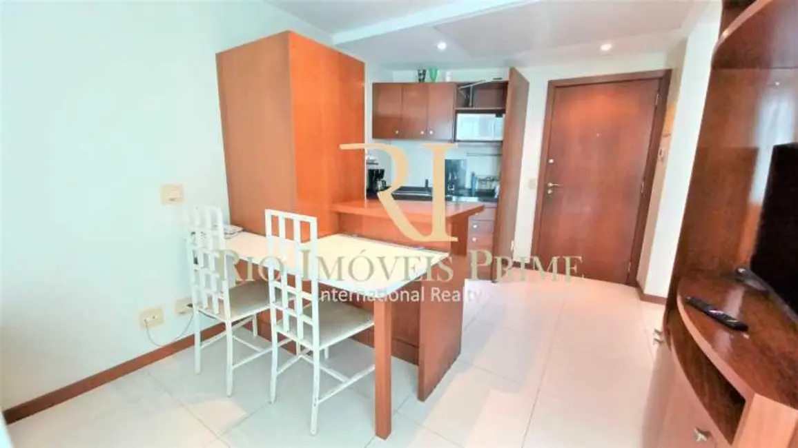 Loft / Flat com 1 quarto à venda, 51m2 em Rio De Janeiro - RJ - imagem 5 Foto 5 de Loft / Flat com 1 quarto à venda, 51m2 em Rio De Janeiro - RJ