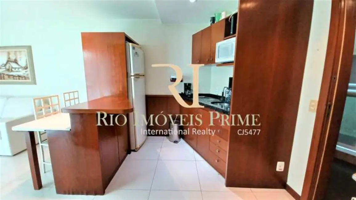 Loft / Flat com 1 quarto à venda, 51m2 em Rio De Janeiro - RJ - imagem 2 Foto 2 de Loft / Flat com 1 quarto à venda, 51m2 em Rio De Janeiro - RJ