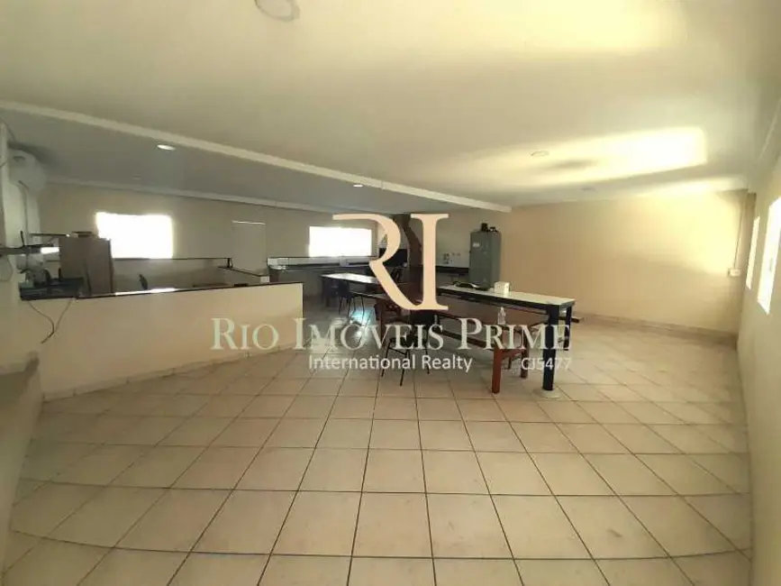 Armazém / Galpão à venda e para alugar, 2017m2 em Rio De Janeiro - RJ - imagem 7 Foto 7 de Armazém / Galpão à venda e para alugar, 2017m2 em Rio De Janeiro - RJ