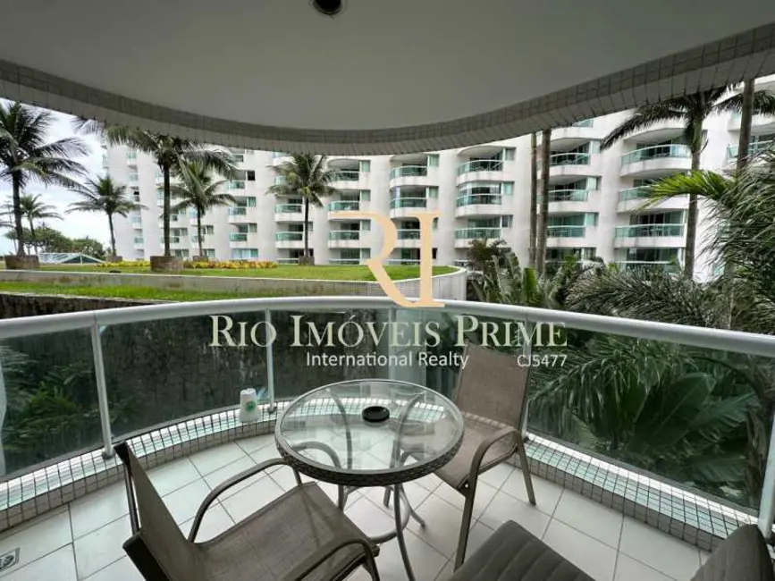 Loft / Flat com 1 quarto à venda, 51m2 em Rio De Janeiro - RJ - imagem 2 Foto 2 de Loft / Flat com 1 quarto à venda, 51m2 em Rio De Janeiro - RJ