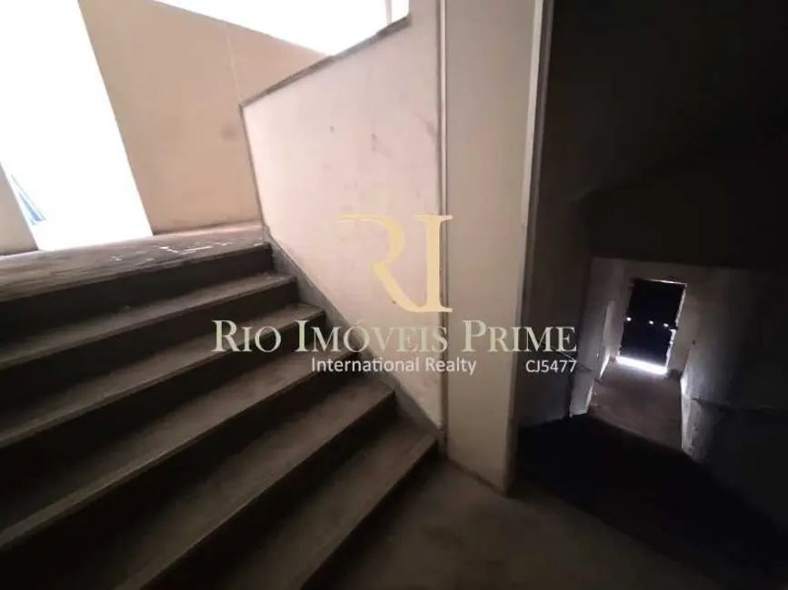 Armazém / Galpão para alugar, 2300m2 em Rio De Janeiro - RJ - imagem 9 Foto 9 de Armazém / Galpão para alugar, 2300m2 em Rio De Janeiro - RJ