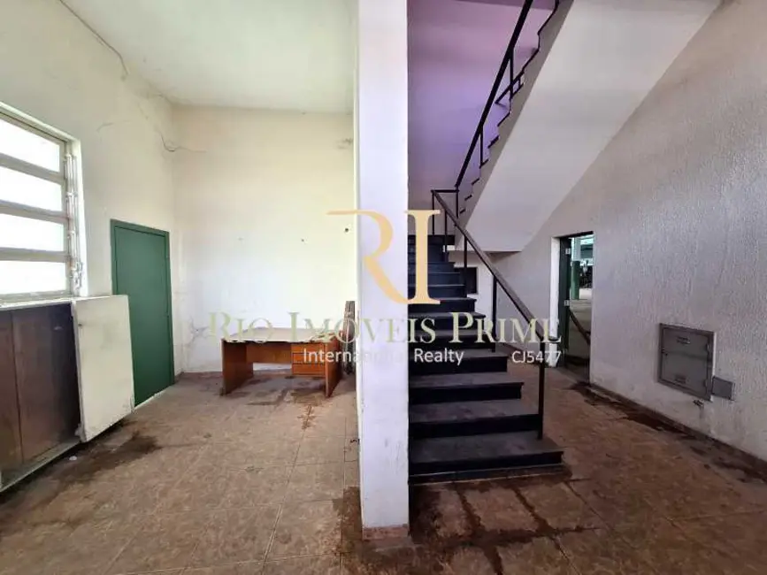Armazém / Galpão à venda e para alugar, 6000m2 em Rio De Janeiro - RJ - imagem 6 Foto 6 de Armazém / Galpão à venda e para alugar, 6000m2 em Rio De Janeiro - RJ