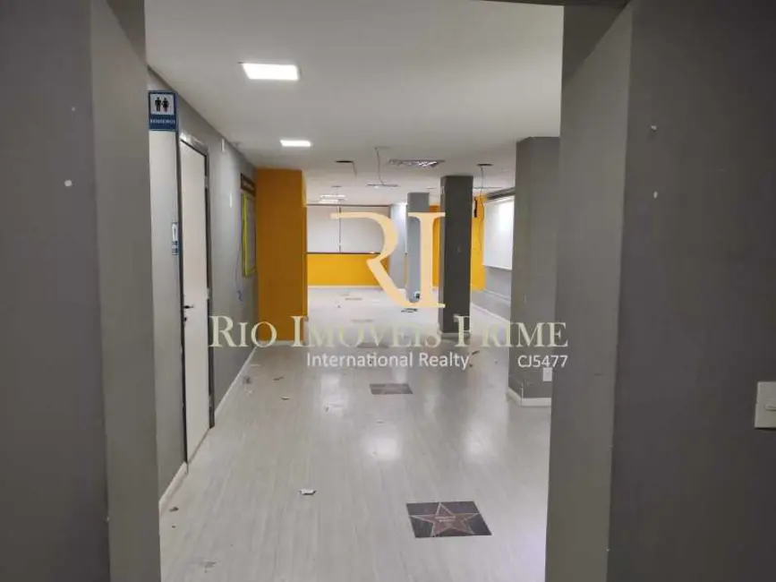 Foto 2 de Casa Comercial à venda, 959m2 em Rio De Janeiro - RJ