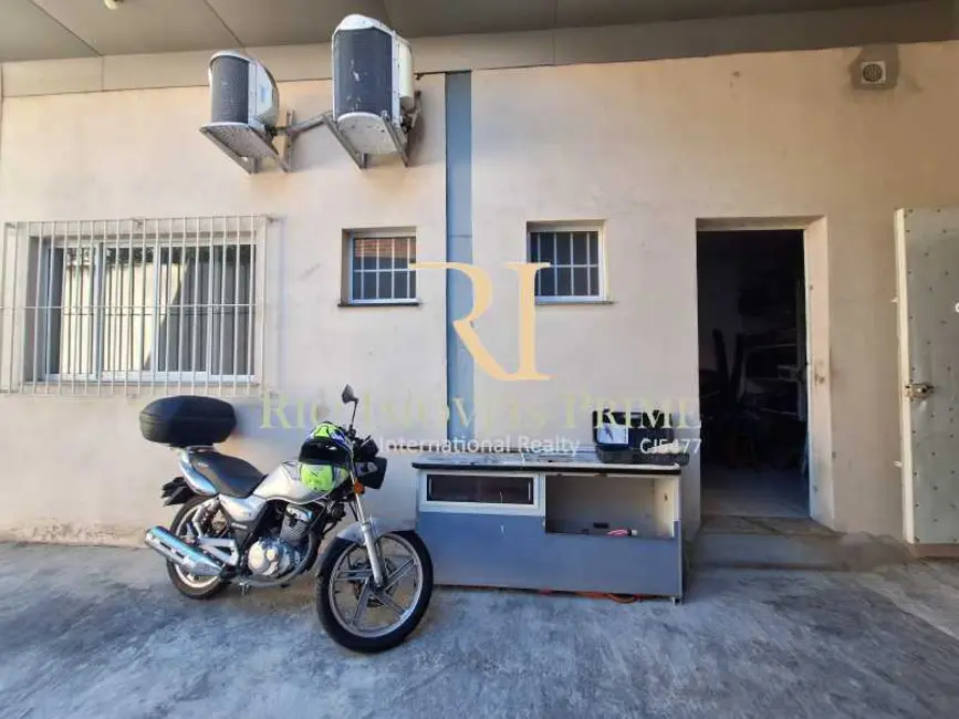 Armazém / Galpão à venda, 750m2 em Rio De Janeiro - RJ - imagem 4 Foto 4 de Armazém / Galpão à venda, 750m2 em Rio De Janeiro - RJ