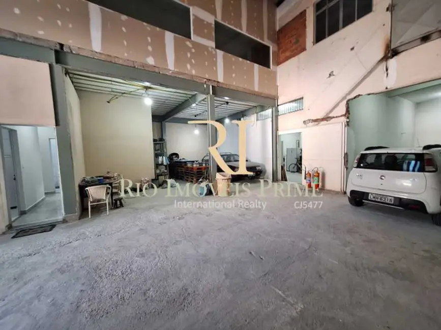 Armazém / Galpão à venda, 750m2 em Rio De Janeiro - RJ - imagem 6 Foto 6 de Armazém / Galpão à venda, 750m2 em Rio De Janeiro - RJ