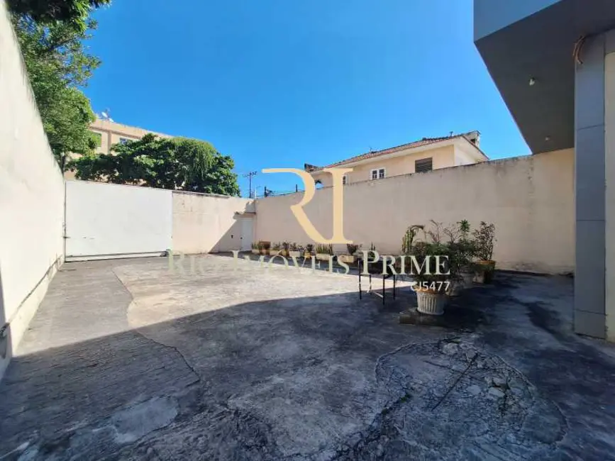 Armazém / Galpão à venda, 750m2 em Rio De Janeiro - RJ - imagem 2 Foto 2 de Armazém / Galpão à venda, 750m2 em Rio De Janeiro - RJ