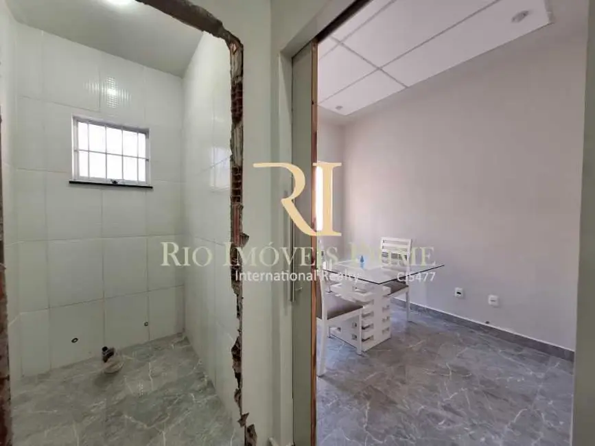 Armazém / Galpão à venda, 750m2 em Rio De Janeiro - RJ - imagem 9 Foto 9 de Armazém / Galpão à venda, 750m2 em Rio De Janeiro - RJ