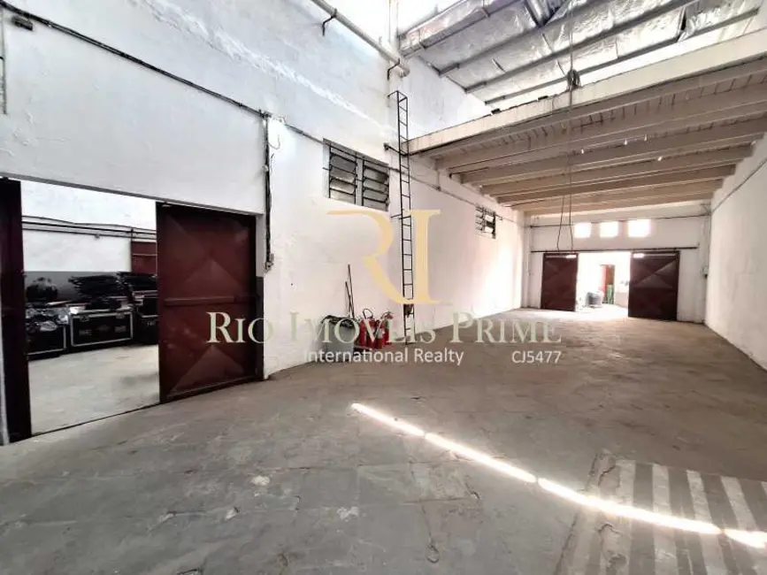 Armazém / Galpão para alugar, 900m2 em Rio De Janeiro - RJ - imagem 3 Foto 3 de Armazém / Galpão para alugar, 900m2 em Rio De Janeiro - RJ