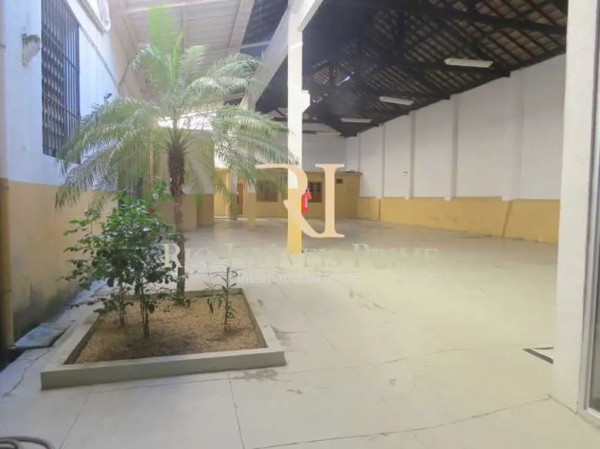 Armazém / Galpão para alugar, 638m2 em Rio De Janeiro - RJ - imagem 4 Foto 4 de Armazém / Galpão para alugar, 638m2 em Rio De Janeiro - RJ