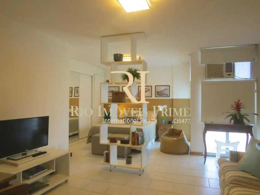 Foto 2 de Loft / Flat com 1 quarto à venda, 35m2 em Rio De Janeiro - RJ