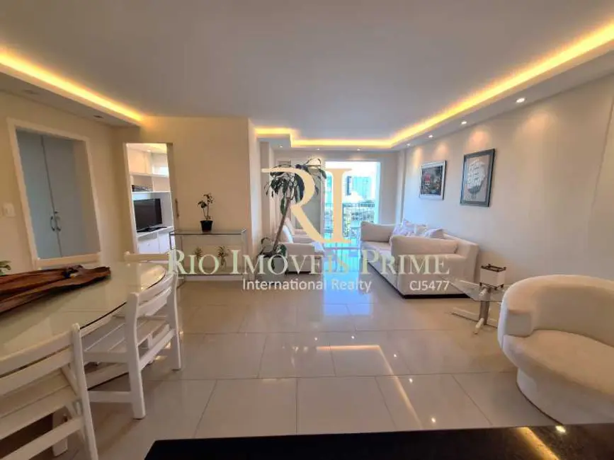 Foto 2 de Apartamento com 3 quartos para alugar, 120m2 em Rio De Janeiro - RJ