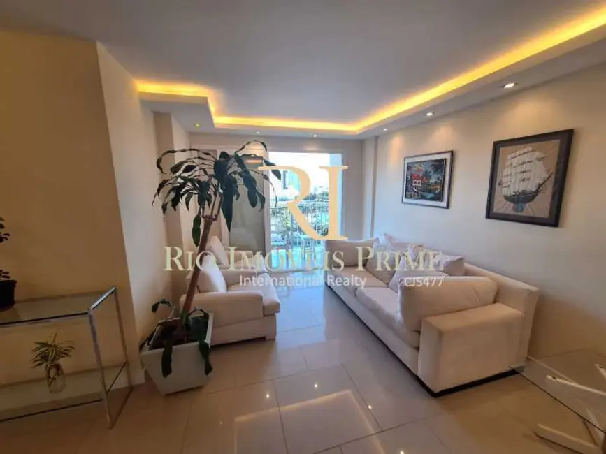 Foto 4 de Apartamento com 3 quartos para alugar, 120m2 em Rio De Janeiro - RJ