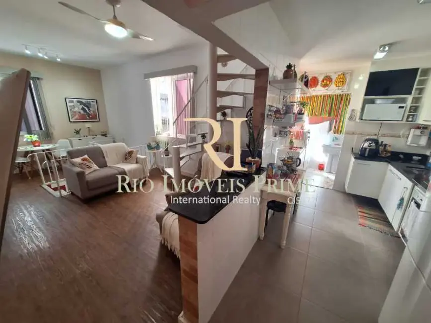 Casa de Vila com 2 quartos à venda, 60m2 em Rio De Janeiro - RJ - imagem 5 Foto 5 de Casa de Vila com 2 quartos à venda, 60m2 em Rio De Janeiro - RJ