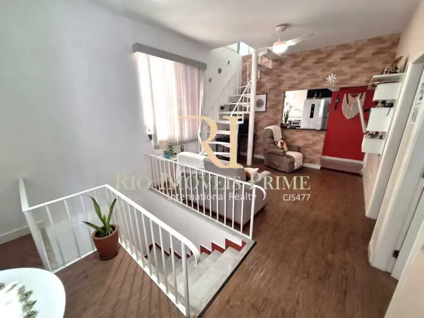 Foto 2 de Casa de Vila com 2 quartos à venda, 60m2 em Rio De Janeiro - RJ