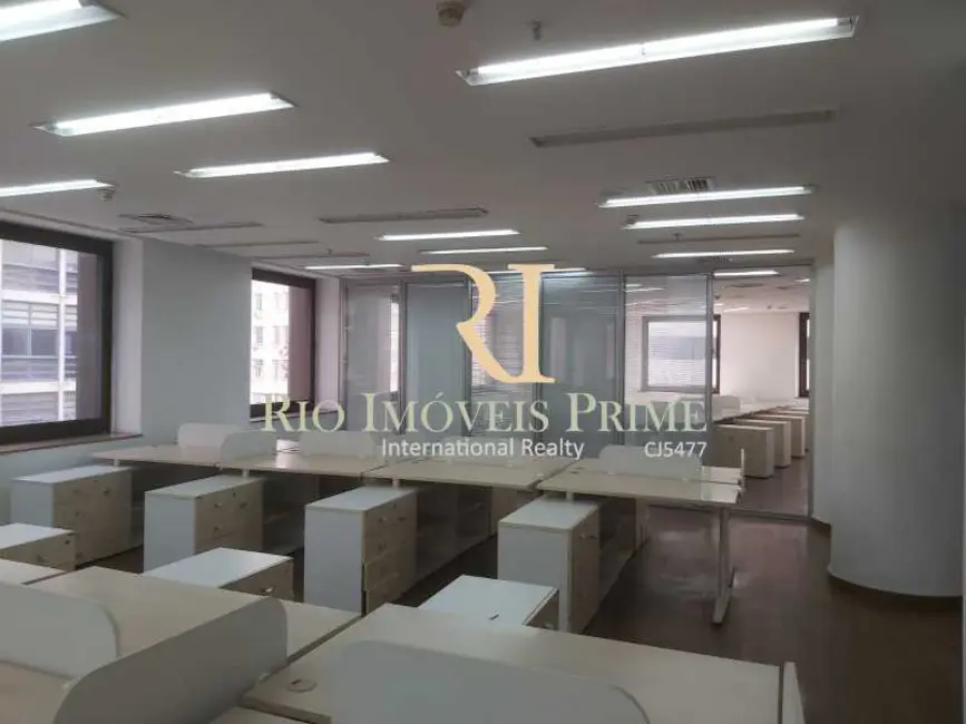 Sala Comercial para alugar, 581m2 em Rio De Janeiro - RJ - imagem 2 Foto 2 de Sala Comercial para alugar, 581m2 em Rio De Janeiro - RJ