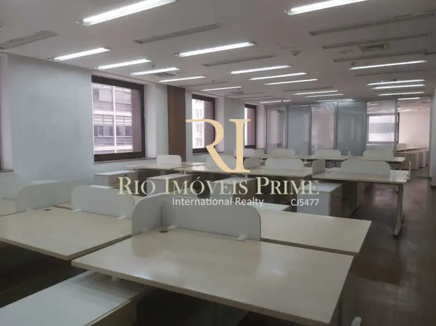 Sala Comercial para alugar, 581m2 em Rio De Janeiro - RJ - imagem 1 Foto 1 de Sala Comercial para alugar, 581m2 em Rio De Janeiro - RJ