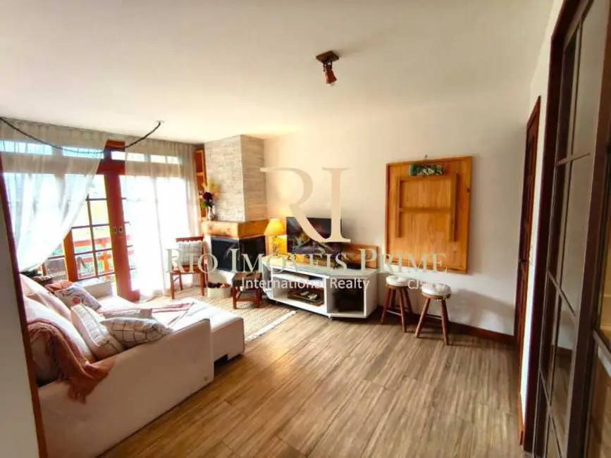 Foto 3 de Apartamento com 2 quartos à venda, 65m2 em Teresopolis - RJ