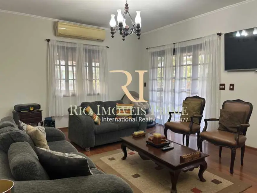 Casa de Condomínio com 4 quartos à venda, 380m2 em Marica - RJ - imagem 7 Foto 7 de Casa de Condomínio com 4 quartos à venda, 380m2 em Marica - RJ