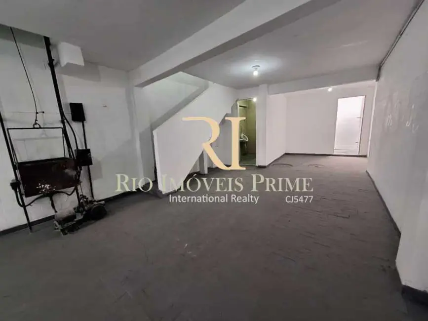 Armazém / Galpão à venda, 250m2 em Rio De Janeiro - RJ - imagem 4 Foto 4 de Armazém / Galpão à venda, 250m2 em Rio De Janeiro - RJ