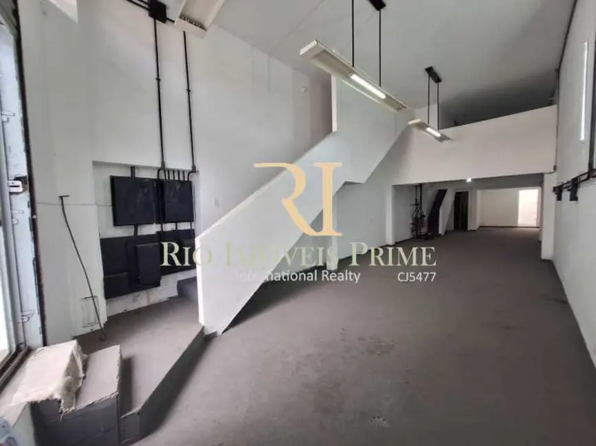 Armazém / Galpão à venda, 250m2 em Rio De Janeiro - RJ - imagem 3 Foto 3 de Armazém / Galpão à venda, 250m2 em Rio De Janeiro - RJ