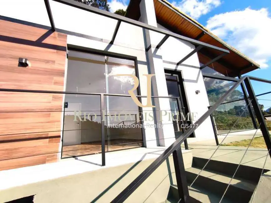 Foto 3 de Casa de Condomínio com 3 quartos à venda, 140m2 em Teresopolis - RJ