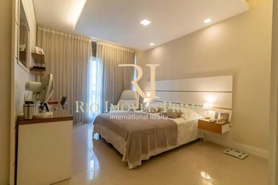 Apartamento com 3 quartos à venda, 156m2 em Rio De Janeiro - RJ - imagem 8 Foto 8 de Apartamento com 3 quartos à venda, 156m2 em Rio De Janeiro - RJ