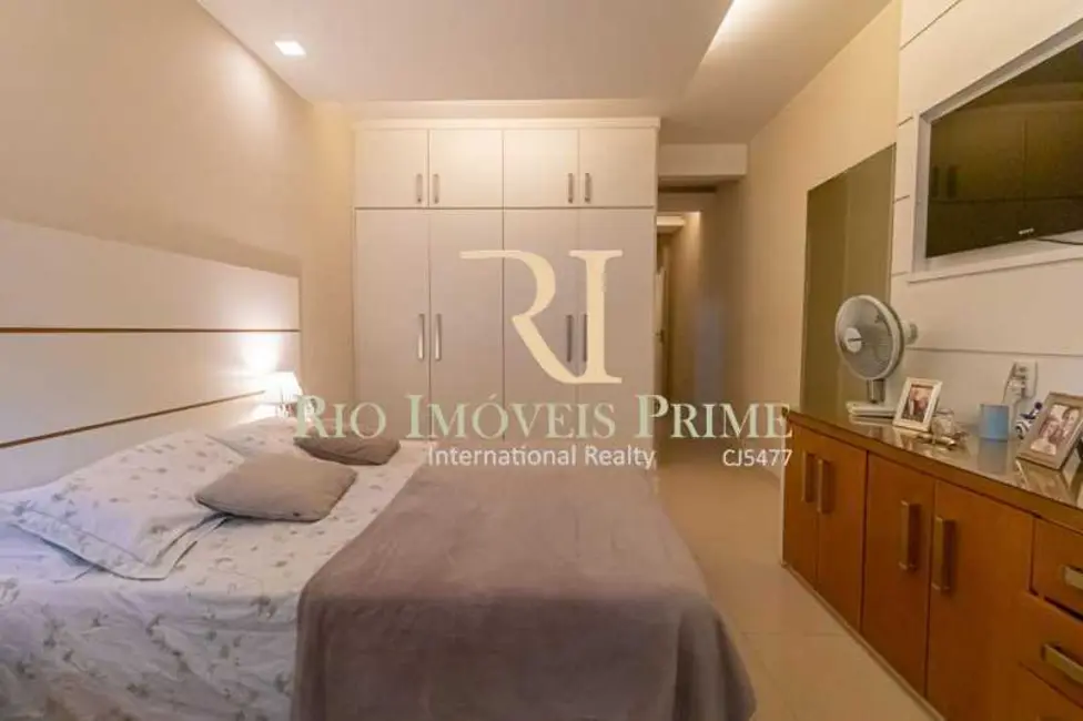 Apartamento com 3 quartos à venda, 156m2 em Rio De Janeiro - RJ - imagem 9 Foto 9 de Apartamento com 3 quartos à venda, 156m2 em Rio De Janeiro - RJ