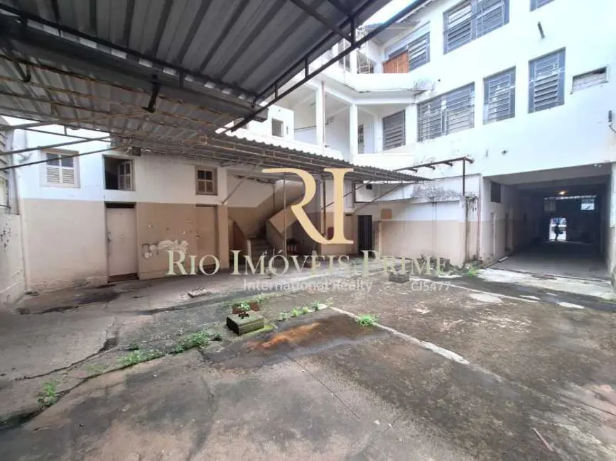 Armazém / Galpão à venda e para alugar, 1800m2 em Rio De Janeiro - RJ - imagem 1 Foto 1 de Armazém / Galpão à venda e para alugar, 1800m2 em Rio De Janeiro - RJ