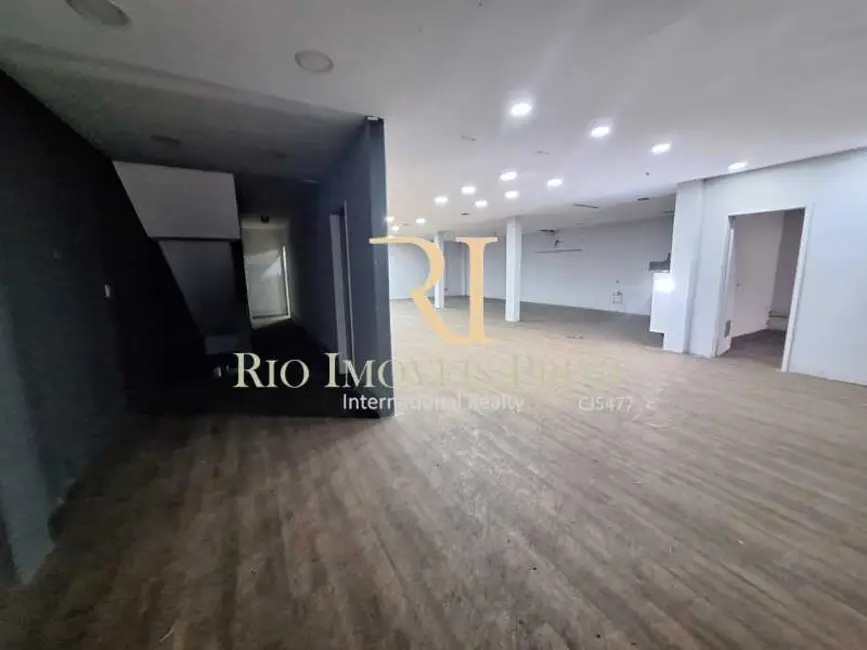 Armazém / Galpão à venda e para alugar, 1800m2 em Rio De Janeiro - RJ - imagem 8 Foto 8 de Armazém / Galpão à venda e para alugar, 1800m2 em Rio De Janeiro - RJ
