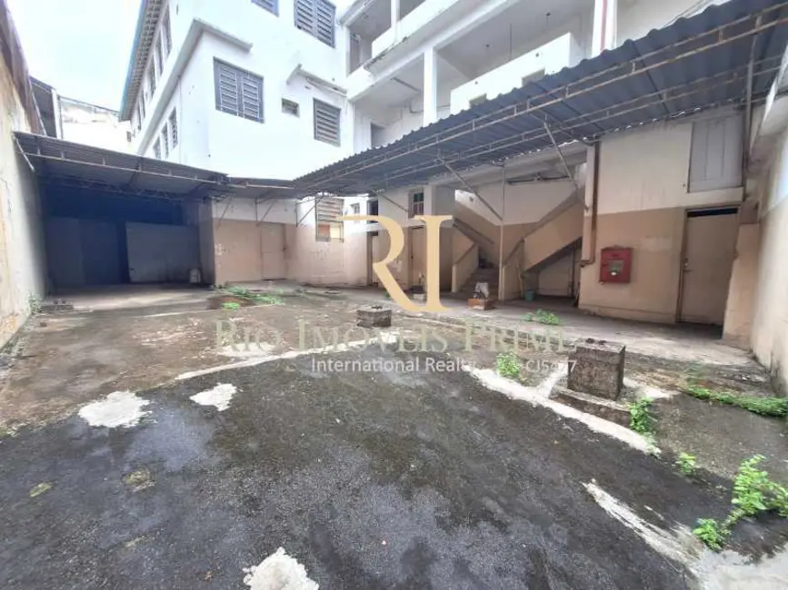 Armazém / Galpão à venda e para alugar, 1800m2 em Rio De Janeiro - RJ - imagem 3 Foto 3 de Armazém / Galpão à venda e para alugar, 1800m2 em Rio De Janeiro - RJ