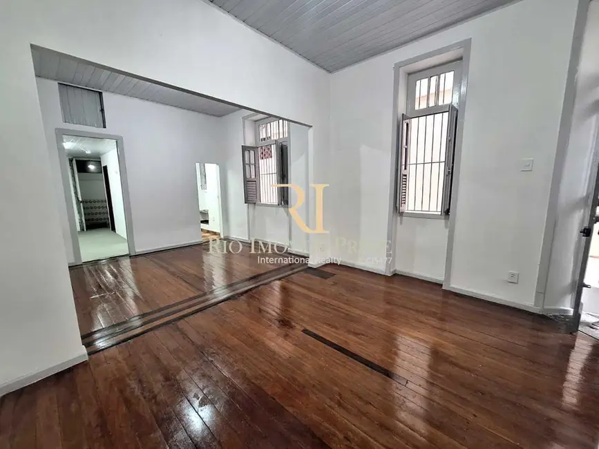 Foto 1 de Casa Comercial com 4 quartos à venda, 160m2 em Rio De Janeiro - RJ