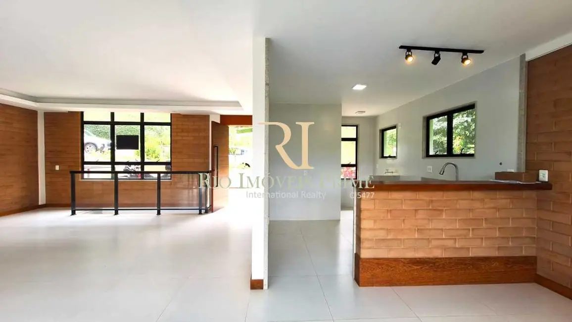 Foto 5 de Casa de Condomínio com 4 quartos à venda, 198m2 em Teresopolis - RJ