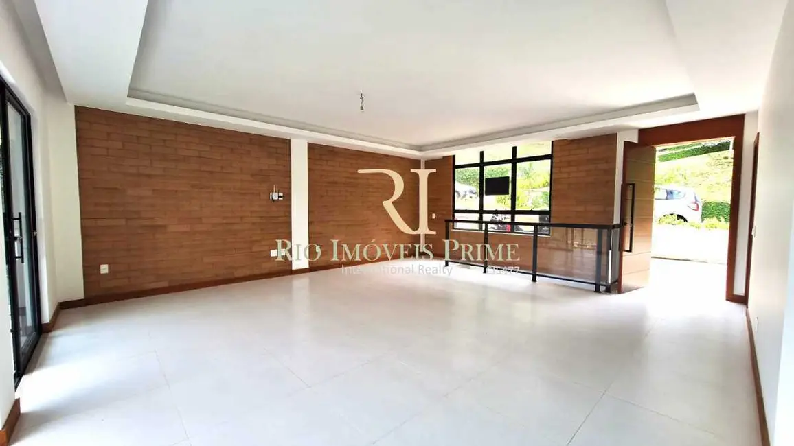 Foto 4 de Casa de Condomínio com 4 quartos à venda, 198m2 em Teresopolis - RJ