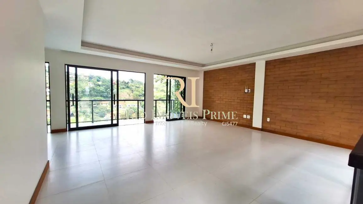 Foto 3 de Casa de Condomínio com 4 quartos à venda, 198m2 em Teresopolis - RJ