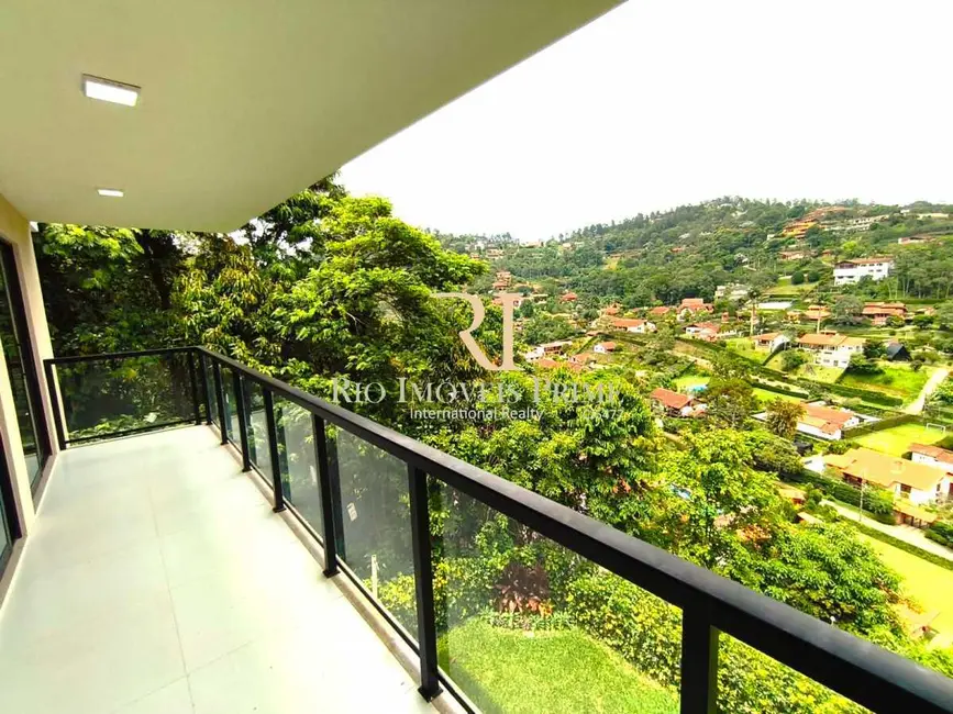 Foto 1 de Casa de Condomínio com 4 quartos à venda, 198m2 em Teresopolis - RJ