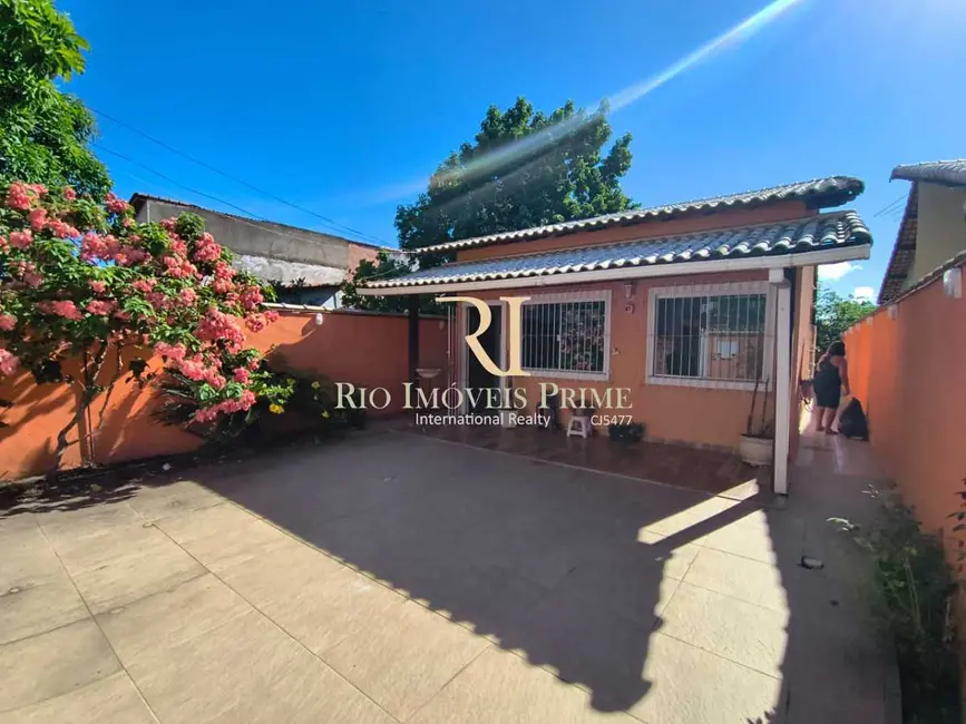 Foto 6 de Casa com 2 quartos à venda, 104m2 em Marica - RJ