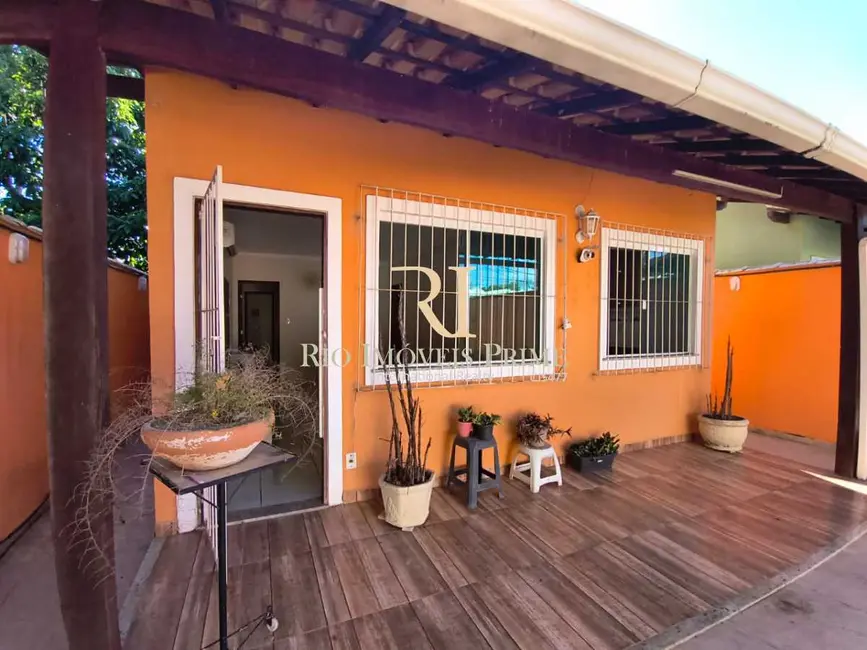 Foto 5 de Casa com 2 quartos à venda, 104m2 em Marica - RJ