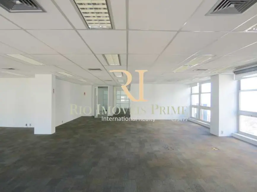 Sala Comercial à venda e para alugar, 358m2 em Rio De Janeiro - RJ - imagem 3 Foto 3 de Sala Comercial à venda e para alugar, 358m2 em Rio De Janeiro - RJ
