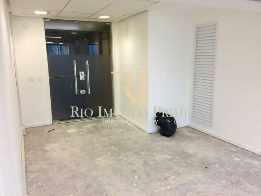 Sala Comercial à venda e para alugar, 175m2 em Rio De Janeiro - RJ - imagem 7 Foto 7 de Sala Comercial à venda e para alugar, 175m2 em Rio De Janeiro - RJ