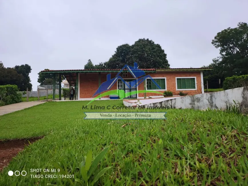 Chácara com 3 quartos à venda, 1000m2 em Centro, Piracaia - SP - imagem 4 Foto 4 de Chácara com 3 quartos à venda, 1000m2 em Centro, Piracaia - SP